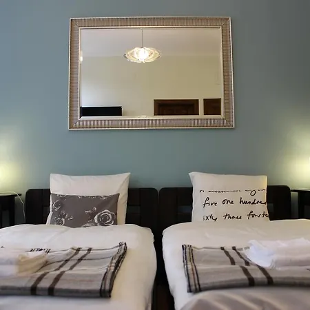 Vadaszhaz Vendeghaz * Mernye