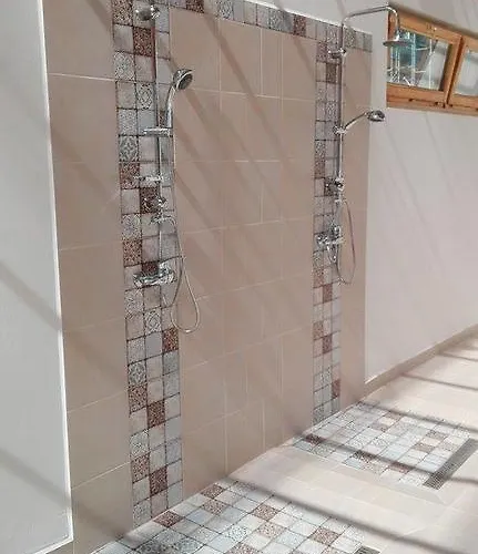 Vadaszhaz Vendeghaz بيت ضيافة Mernye